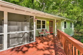 Tranquil Creekside Cottage with Deck and Lanai, Franklin